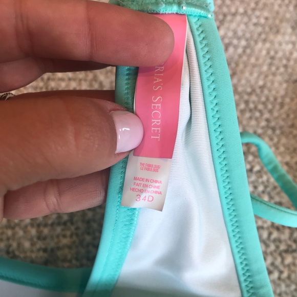 Victoria’s Secret bikini top - Picture 3 of 3